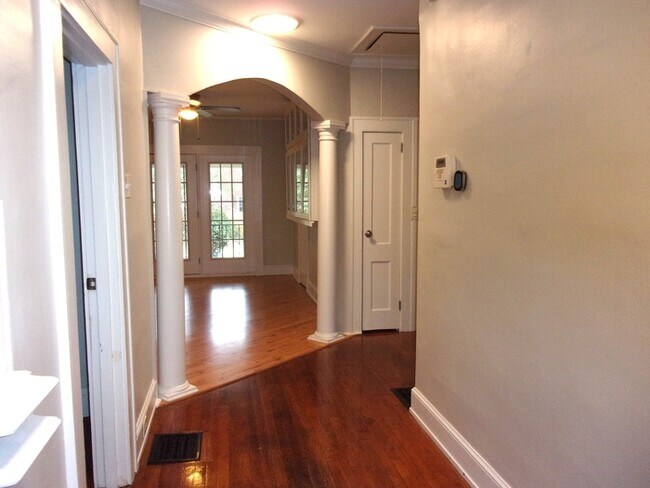 Building Photo - 738 Charlotte Ave