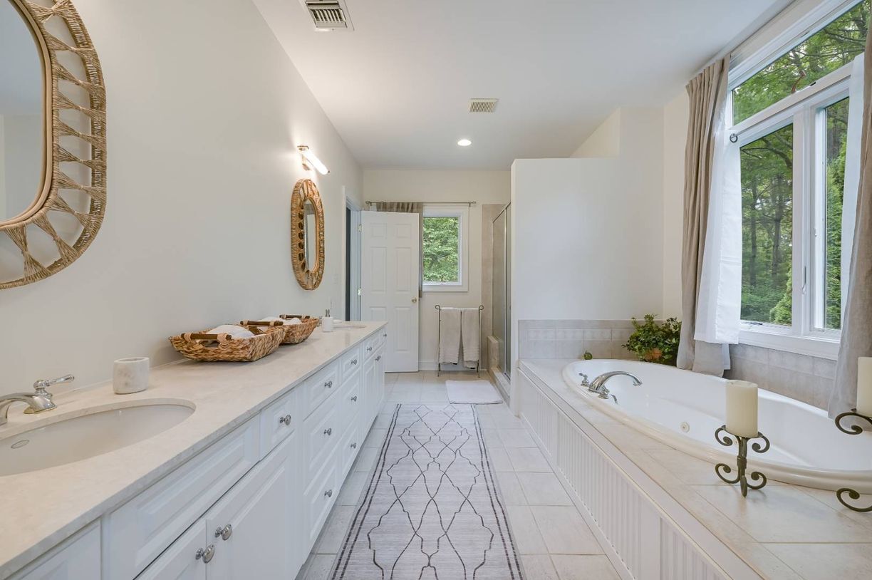 Building Photo - 6 Little Ct