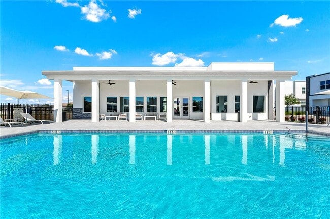 Building Photo - 372 Famagusta Dr