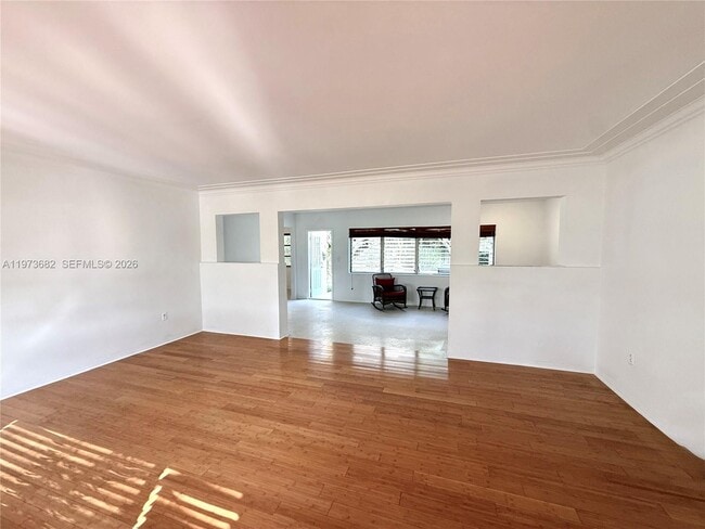 Building Photo - 845 Fairway Dr