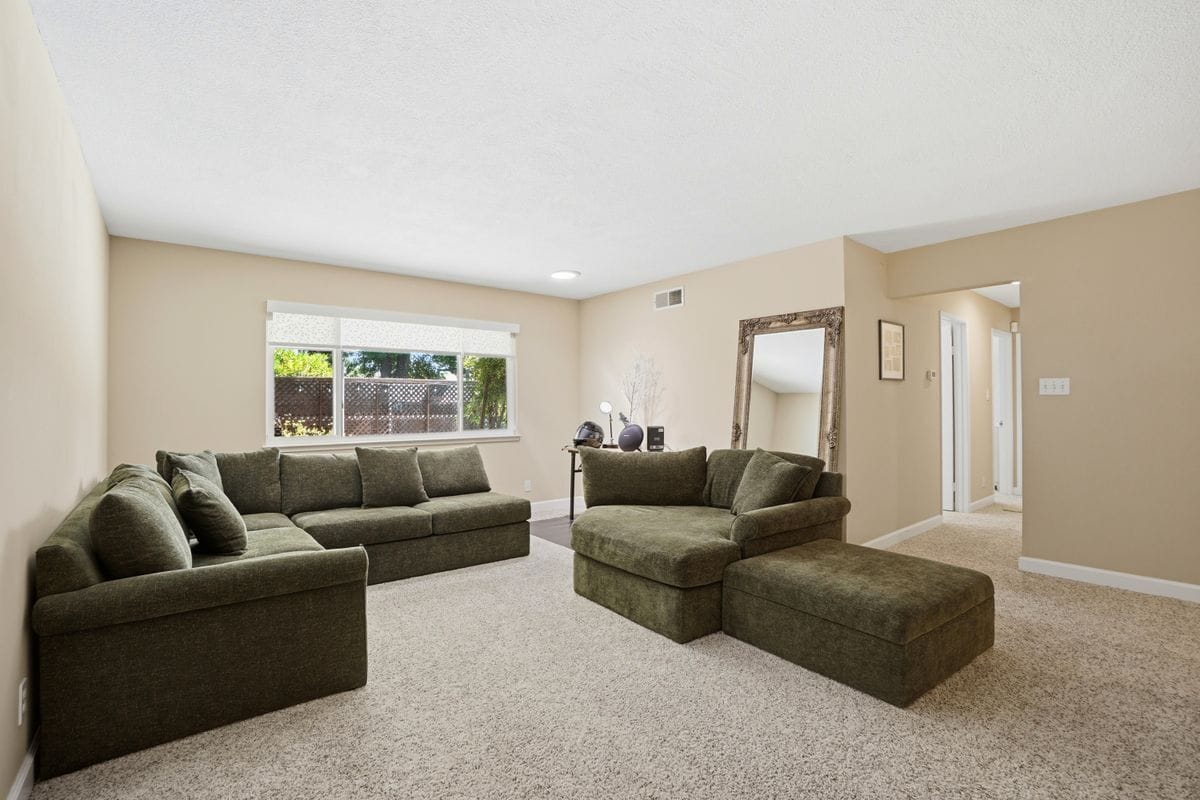Building Photo - 4657 Brenda Cir