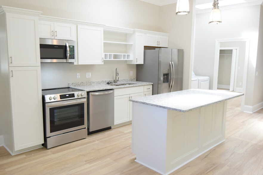 Building Photo - 621 Hadley Ct