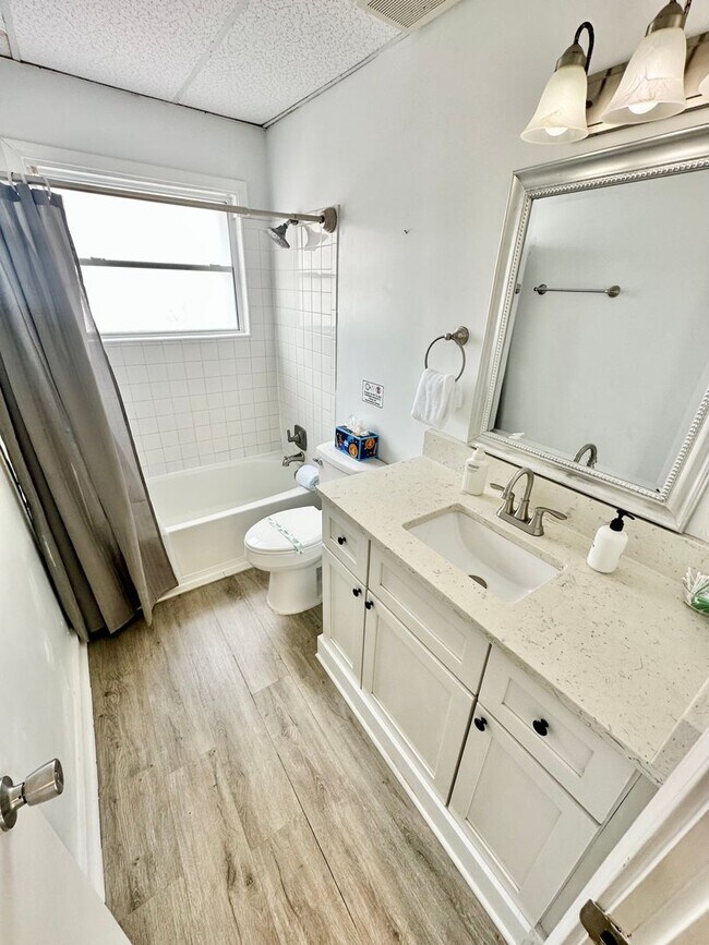 Building Photo - 334 Bluefish Dr