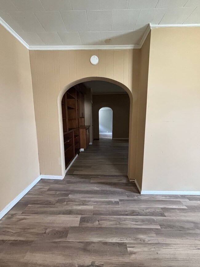 Building Photo - 3 Bedroom -Duplex