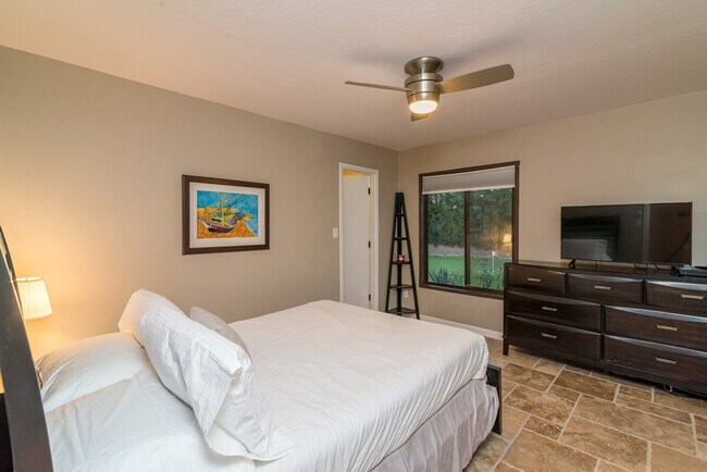 Building Photo - 6802 E Ludlow Dr