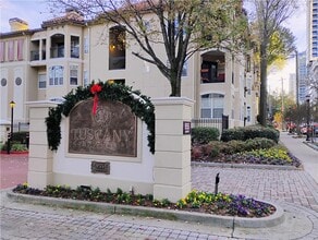 Building Photo - 955 Juniper St NE