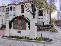 Building Photo - 955 Juniper St NE