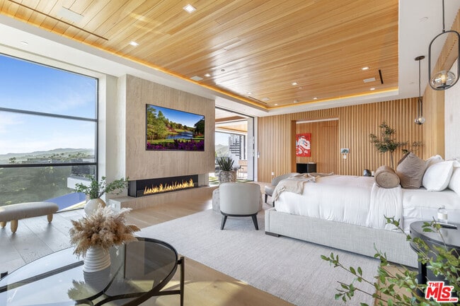 Building Photo - 1033 Somera Rd