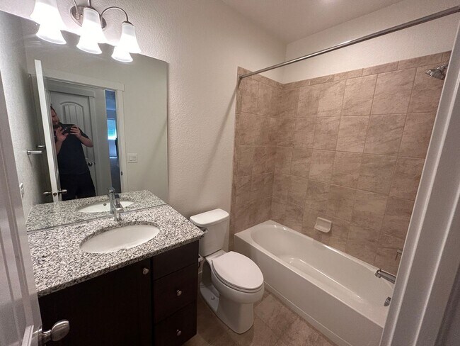 Building Photo - Immaculate 4 Bed 4 Bath Home in School District 20!!!