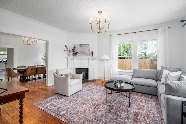 Building Photo - 227 Kershaw St NE