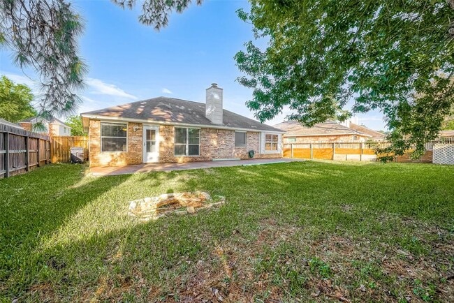 Building Photo - 22207 Falconwood Ln