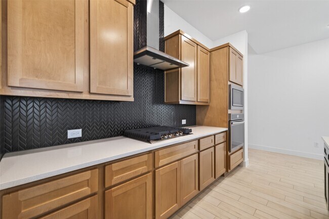 Building Photo - 211 Amaranth Wy