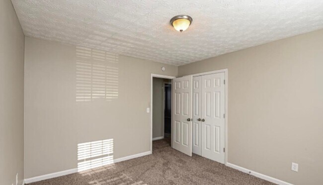 Building Photo - 344 Mary Alice Dr