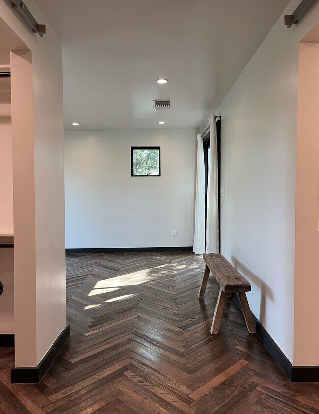 Building Photo - 21273 Entrada Rd