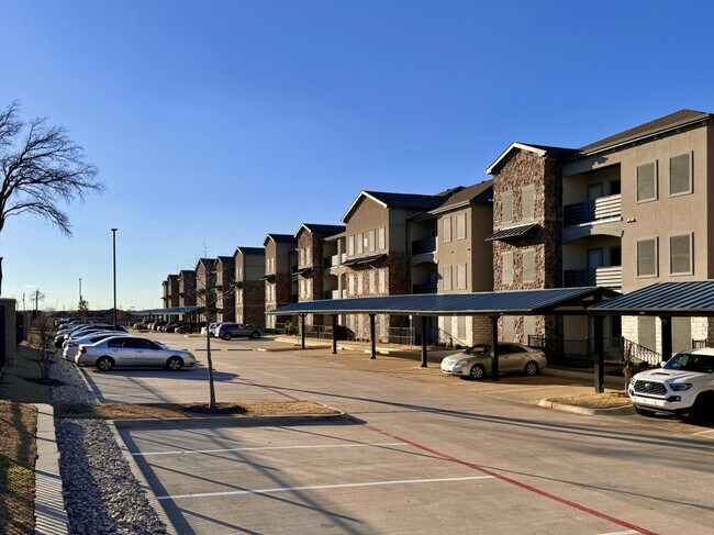 Building Photo - 3930 Westcliff Rd