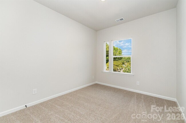 Building Photo - 3715 Davis Ave