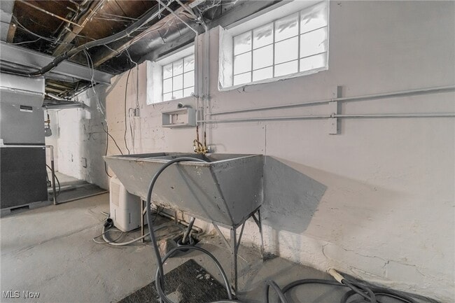 Building Photo - 1391 Avondale Rd