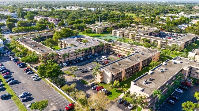 Building Photo - 8415 SW 107th Ave