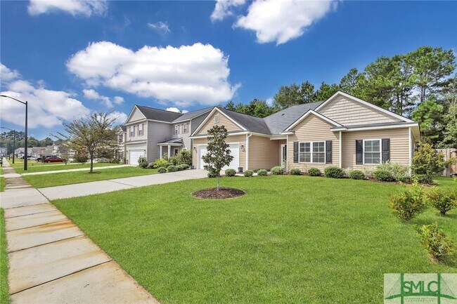 Building Photo - 136 Waverly Way