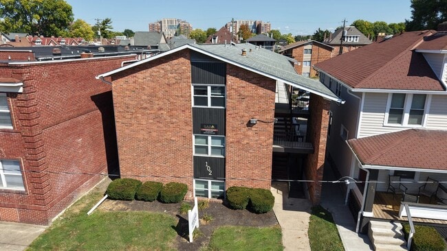 Primary Photo - 102 W 8th Ave