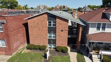 Building Photo - 102 W 8th Ave