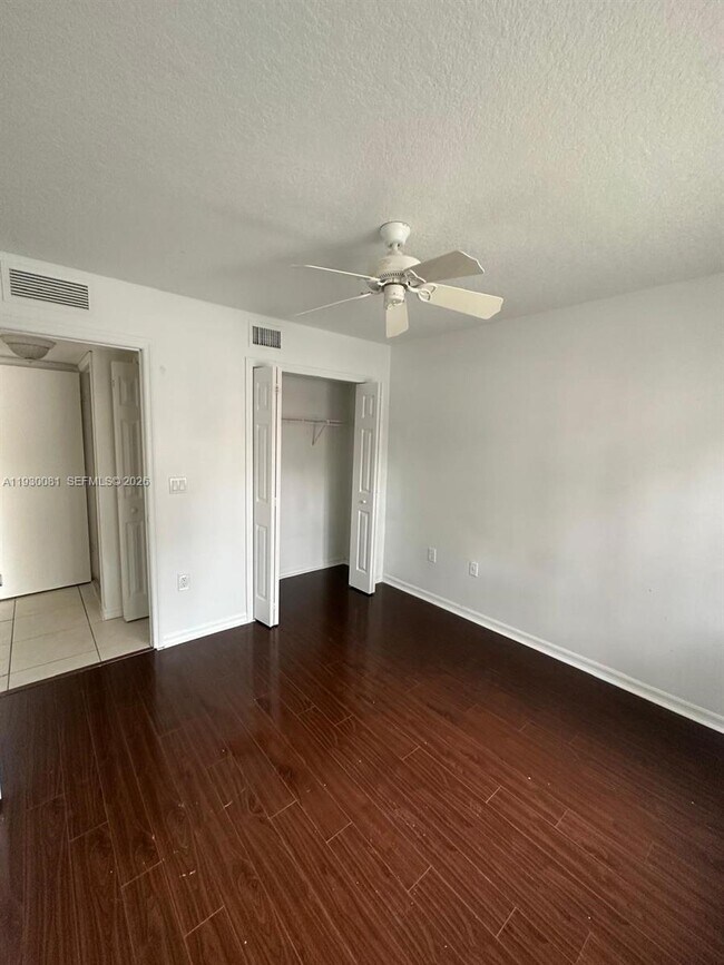 Building Photo - 2930 SE 13th Ave