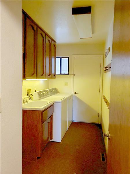 Building Photo - 7224 Pine Grove Way