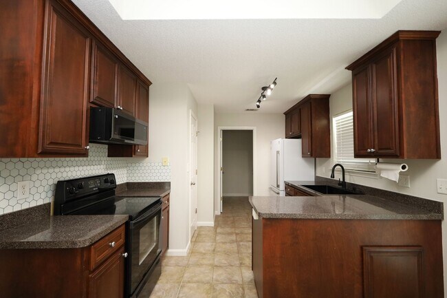 Building Photo - 4125 Springruff Dr