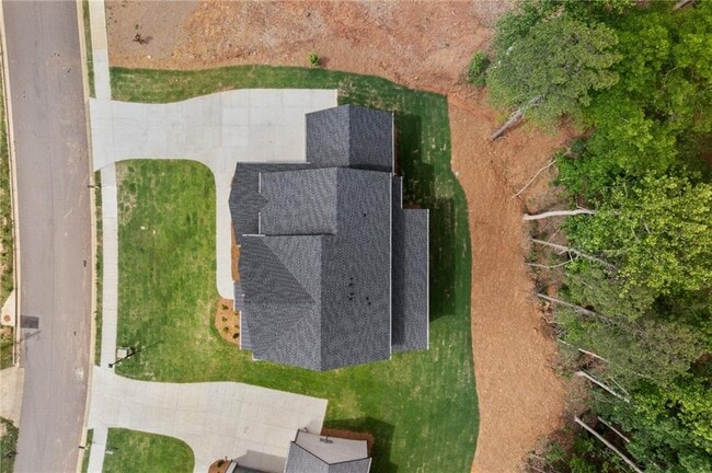 Building Photo - 6120 Hutchins Dr