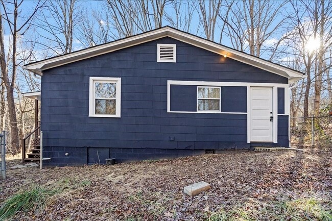 Building Photo - 2217 Old Shelby Rd