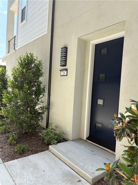 Building Photo - 7267 Aura Cir