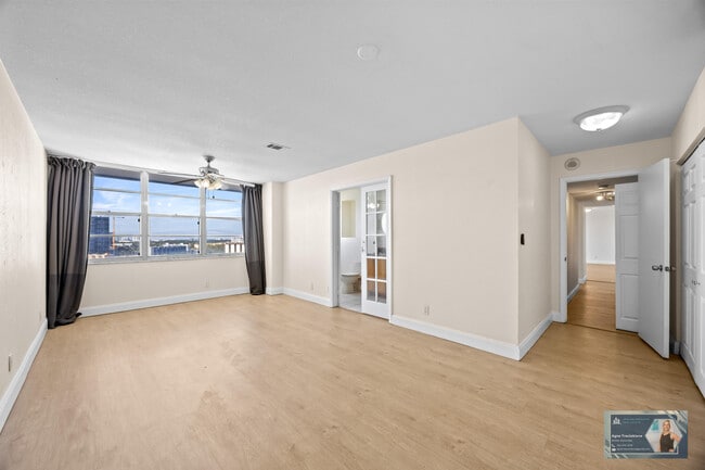 Building Photo - 137 Golden Isles Dr