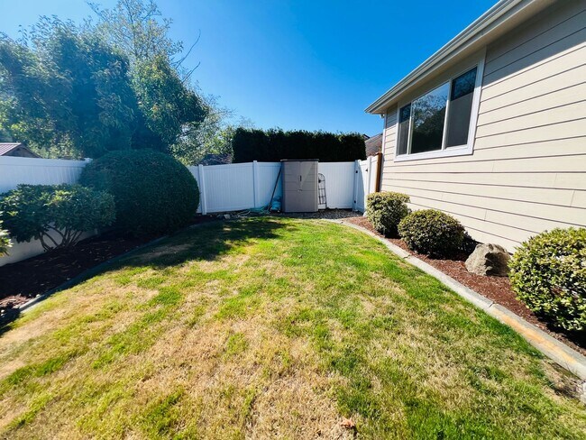 Building Photo - Beautiful 4 bedroom, 3 bath Mount Vernon Home