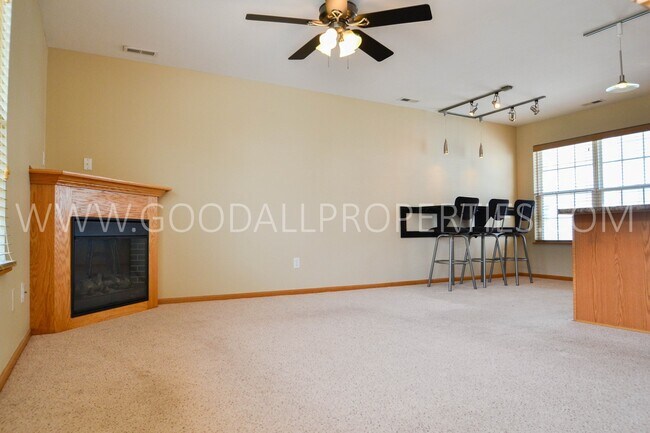Building Photo - 15221 Alpine Dr