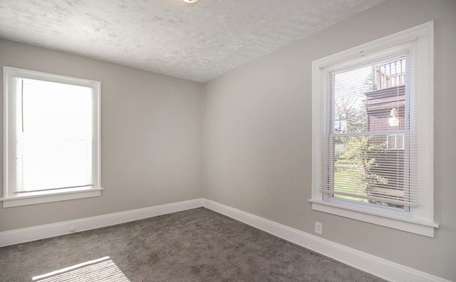 Building Photo - 12904 Thornhurst Ave