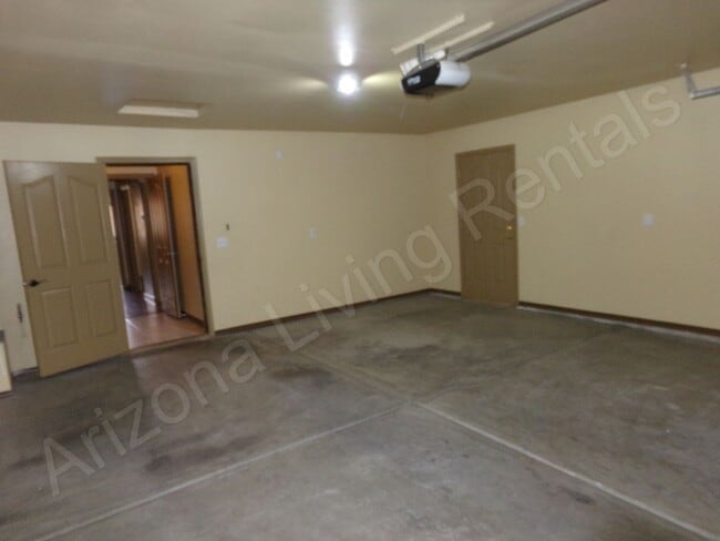 Building Photo - BEAUTIFUL HOME NEAR WALLECK RANCH