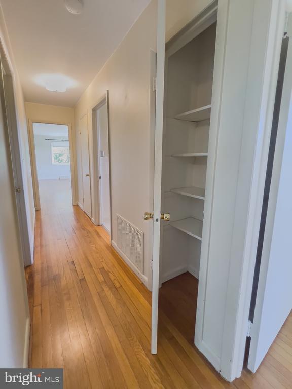 Building Photo - 6470 Rose Hill Dr