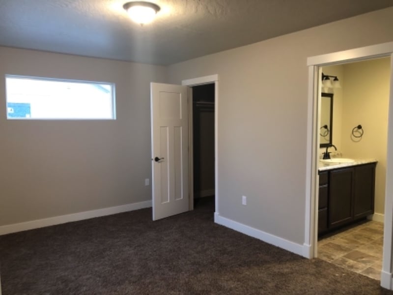 Building Photo - 1935 N Travis Ln