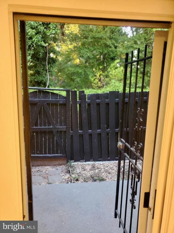 Building Photo - 1909 Dutch Village Dr