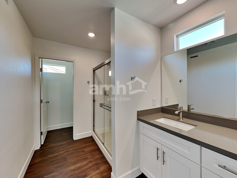 Building Photo - 8817 Tiger Tooth Ave