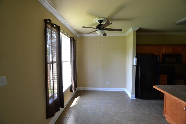 Building Photo - 2117 Cypress Hall Alley