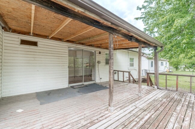 Building Photo - * Move-In Special * Charming 3 Bedroom, 1....
