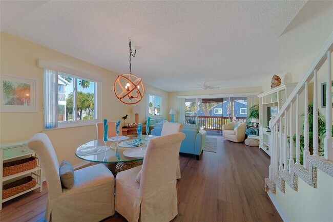 Building Photo - 911 Harbour House Dr