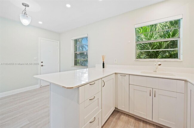 Building Photo - 7865 SW 57th Ave