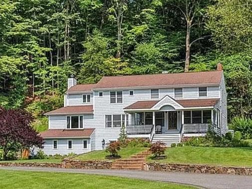 Building Photo - 777 Armonk Rd
