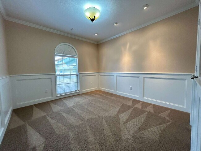 Building Photo - Beautiful Modern Home in LISD