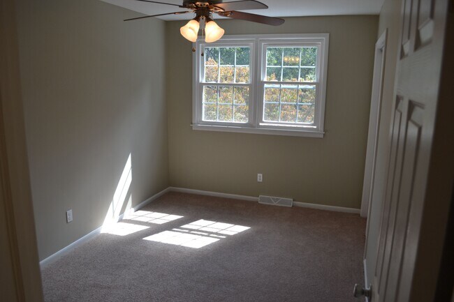Building Photo - 122 Seaside Ave