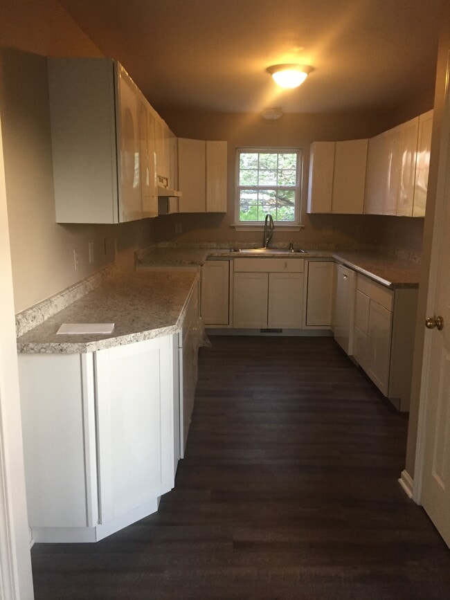 Building Photo - 144 Scenic Harpeth Dr