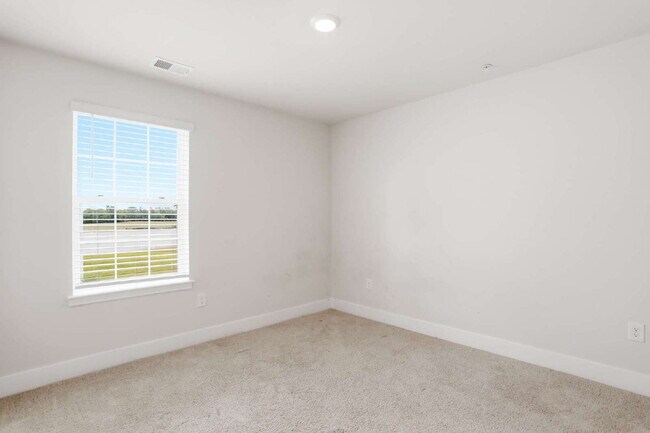 Building Photo - Welcome Home to This Beautiful 4-Bedroom Ranch-Style Gem