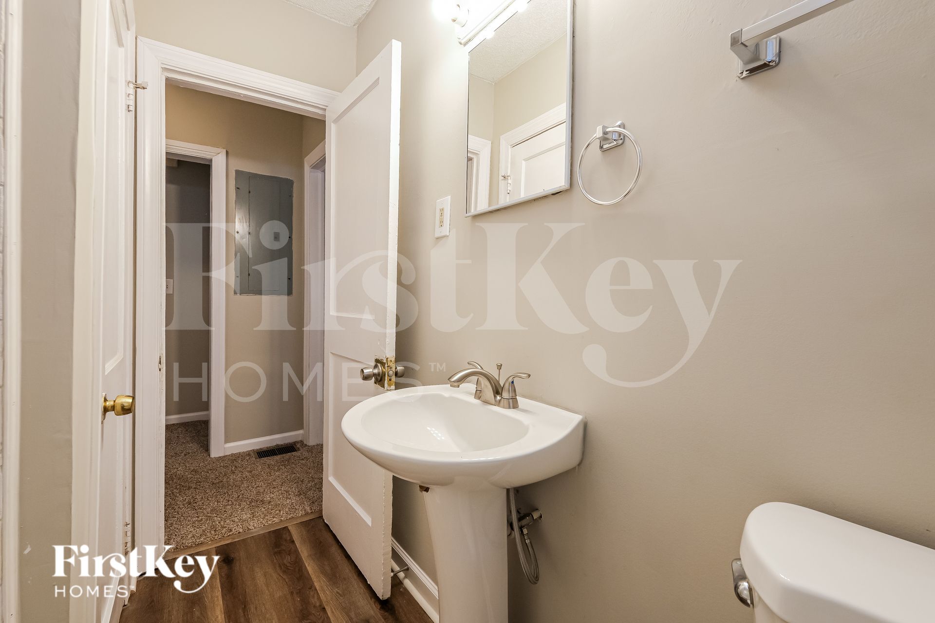 Building Photo - 390 Hillside Dr SW